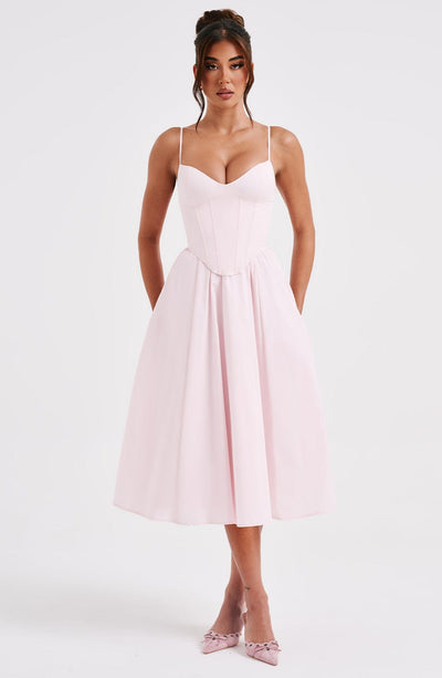 Wrenna - Elegant Waist-Cinched Sleeveless Midi Dress
